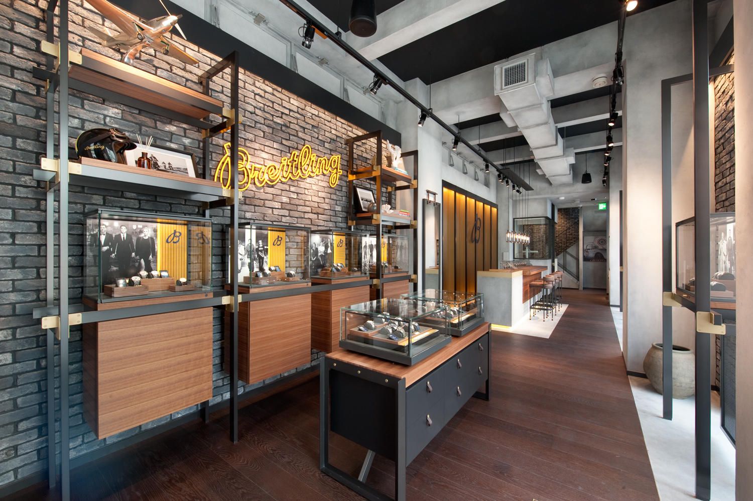 BREITLING BOUTIQUE OSAKA